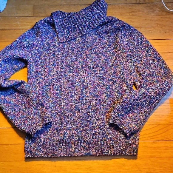 Dressbarn Asymmetrical Turtleneck Collared Sweater Size Med - Picture 2 of 9